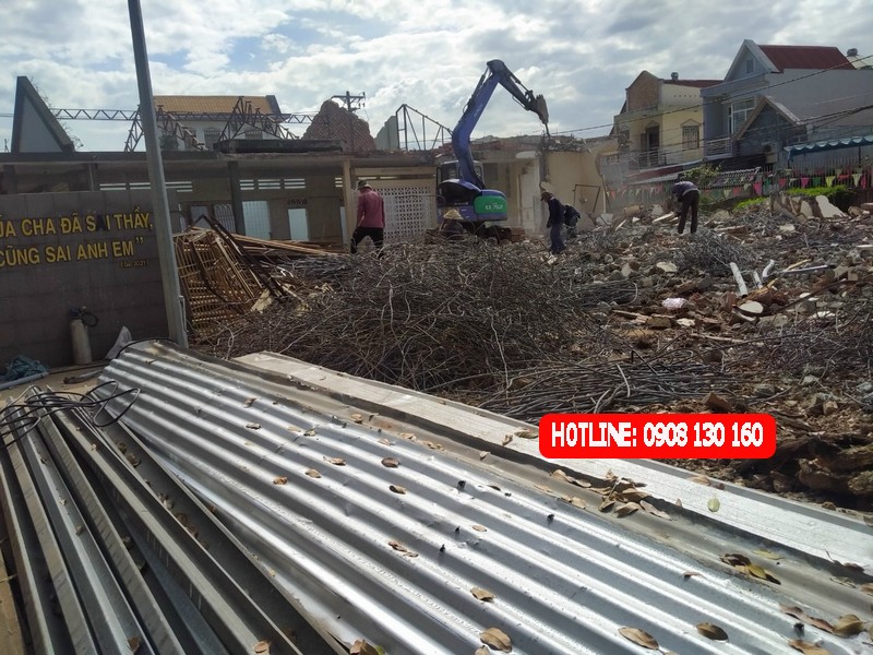 Phá Dỡ Nhà Cũ Tân Uyên – Thi Công Gọn Gàng, Bảo Đảm An Toàn